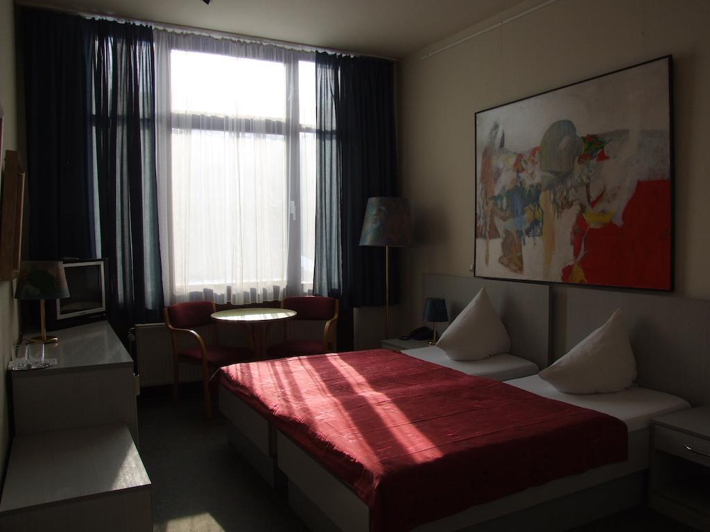 Berlin Art Hotel Gjoumri Szoba fotó