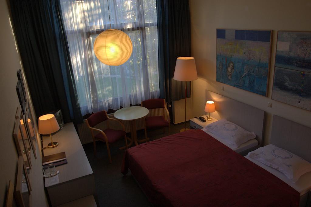 Berlin Art Hotel Gjoumri Szoba fotó